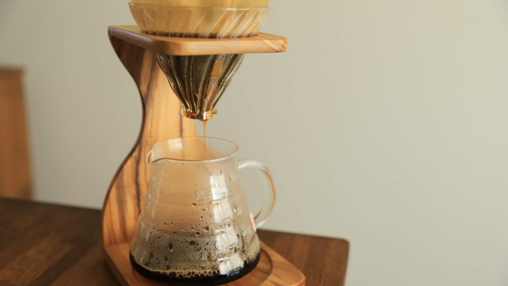 V60オリーブウッドスタンドセットでコーヒーシーンをおしゃれに